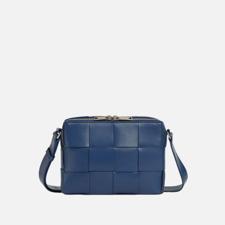 보테가베네타 남성 카프스킨 카세트 카메라백 【매장-340만원대】 - Bottega Veneta Mens Navy Cross Bag - bv133x