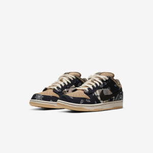 트래비스 스캇 x 나이키SB 덩크로우 CT5053-001【매장】- 리셀가 150만원대 - Travis Scott x Nike SB Dunk Low - nis1576x