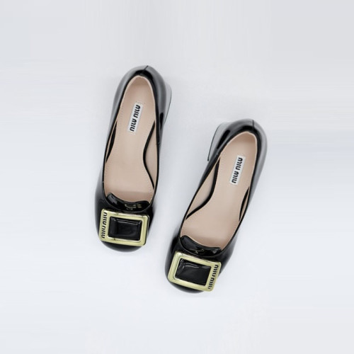 [당일배송] 미우미우 여성 패이턴트 레더 펌프스 - dd676x