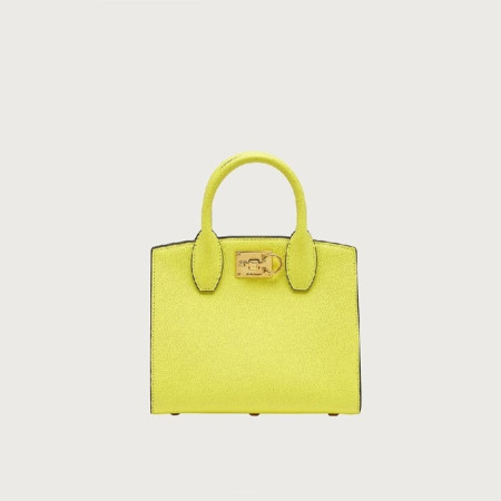 페라가모 여성 간치니 버클 해머드 카프스킨 스튜디오 박스백 - Ferragamo Womens Gancini Buckle Hammered Calfskin Studio Box Bag - feb5488x