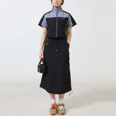 [당일배송] 프라다 여성 삼각로고 컴피 우븐 자켓 & 스커트 세트 - dd796x