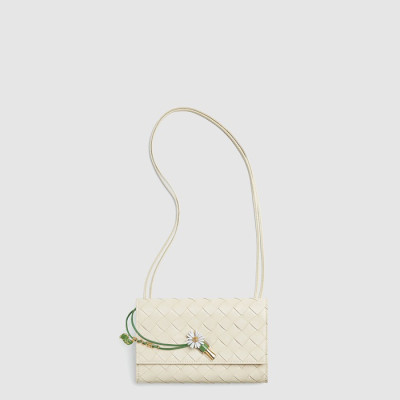 보테가 베네타 여성 안디아모 데이지 파우치 - Bottega veneta Womens Andiamo Daisy Pouch - bvb10116x